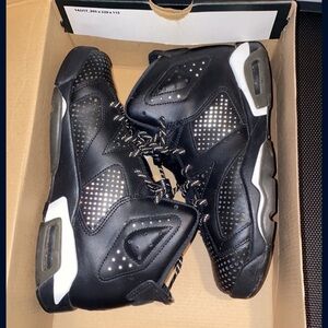 Worn size 6.5 retro 6 Jordan’s